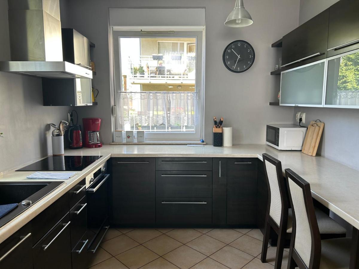 Apartamento Quiet Enclave Near The Airport Breslavia Exterior foto